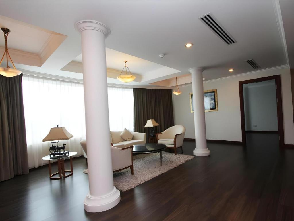 โรงแรมพลาซ่า ซูเทรา บีรู Kuala Belait ภายนอก รูปภาพ