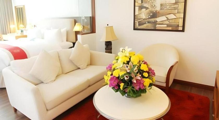 โรงแรมพลาซ่า ซูเทรา บีรู Kuala Belait ภายนอก รูปภาพ