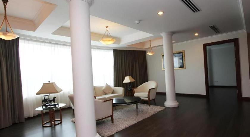โรงแรมพลาซ่า ซูเทรา บีรู Kuala Belait ภายนอก รูปภาพ
